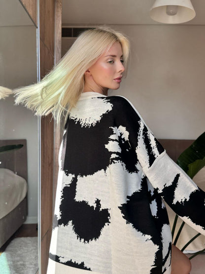 Oversize megztinis (juoda/balta)